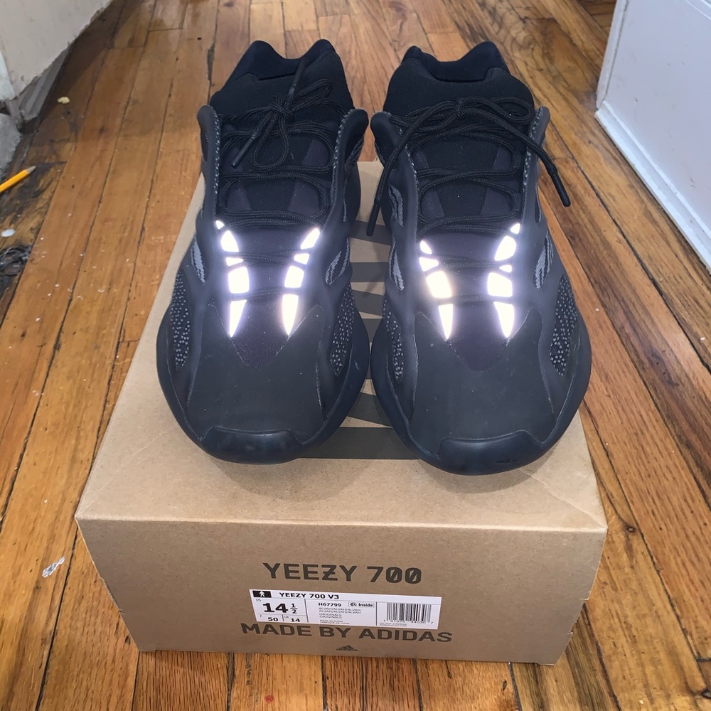 Adidas Yeezy 700 V3 Alvah